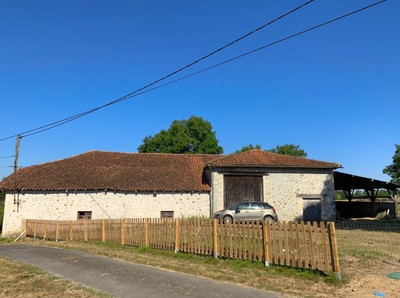 Grange à vendre à Chabrac, Charente, Poitou-Charentes, avec Leggett Immobilier