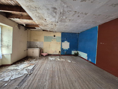 French property for sale in Callac, Côtes-d'Armor - €56,600 - photo 4
