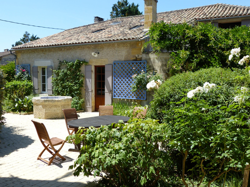 French property for sale in Pujols, Gironde - photo 3
