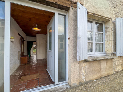 French property for sale in Castelnau Montratier-Sainte Alauzie, Lot - €139,500 - photo 4