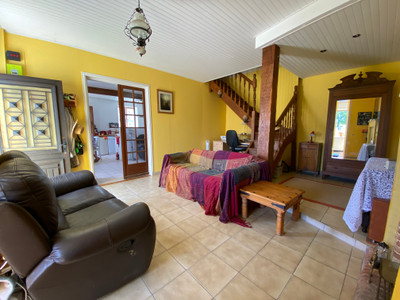 French property for sale in Saint-Dizant-du-Gua, Charente-Maritime - €119,000 - photo 1