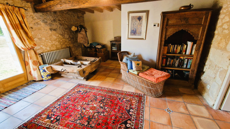 French property for sale in Clérac, Charente-Maritime - €299,999 - photo 7