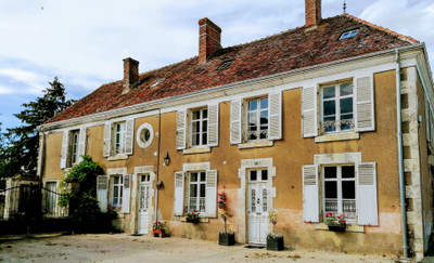 Maison à vendre à Neuillay-les-Bois, Indre, Centre, avec Leggett Immobilier