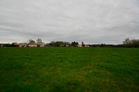 Terrain à vendre à Écuras, Charente - 35 000 € - photo 1