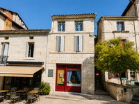 Propriété à vendre à Aubeterre-sur-Dronne, Charente - 214 000 € - photo n°1