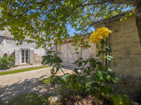Propriété à vendre à Douzat, Charente - 349 900 € - photo n°5