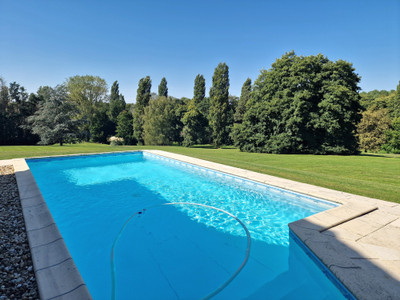 French property for sale in Saint-André-de-Cubzac, Gironde - €748,800 - photo 2