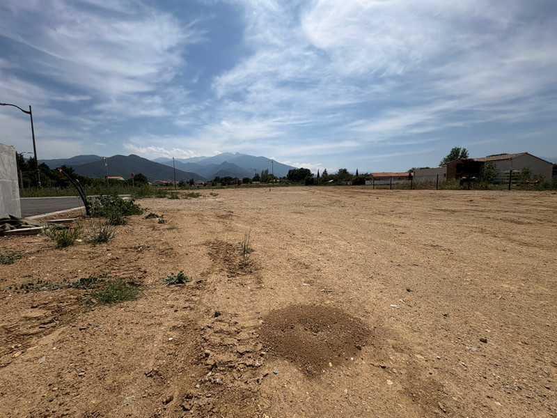 French property for sale in Vinça, Pyrénées-Orientales - €99,000 - photo 1
