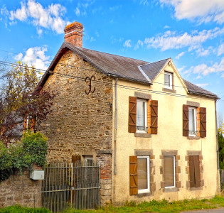 house for sale in Mayenne