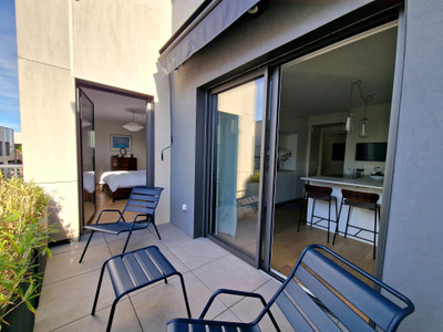 Bordeaux Fondaudège: Top-floor luxury duplex apartment with lift, balcony, rooftop terrace with jacuzzi.