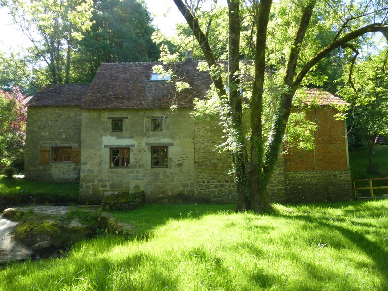 French property for sale in Chéniers, Creuse - €267,500 - photo 1