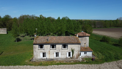 Chateau à vendre à Chef-Boutonne, Deux-Sèvres, Poitou-Charentes, avec Leggett Immobilier