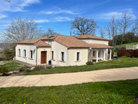 Maison à vendre à Sainte-Livrade-sur-Lot, Lot-et-Garonne - 369.900 € - photo 1