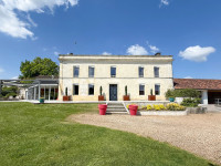 Propriété à vendre à Cognac, Charente - 790 000 € - photo n°1