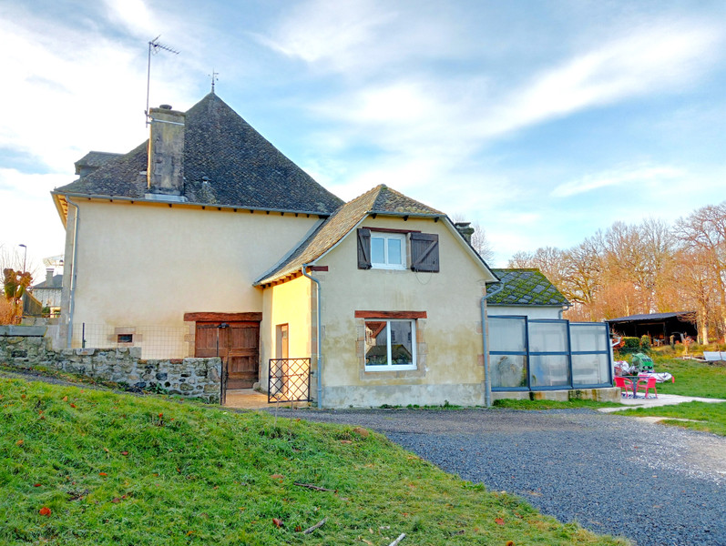 Maison à vendre à Saint-Privat, Corrèze - 223.630 € - photo 1