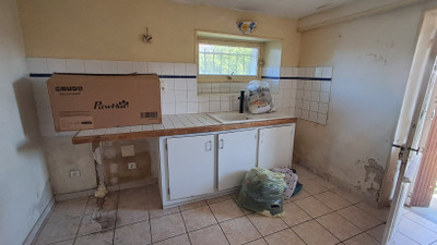 French property for sale in Gurat, Charente - €88,000 - photo 5