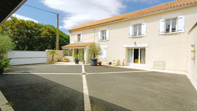 Maison à vendre à Vervant, Charente, Poitou-Charentes, avec Leggett Immobilier