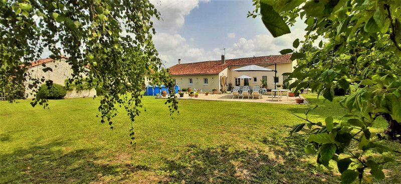 French property for sale in Saint-Romain, Charente - €341,250 - photo 2