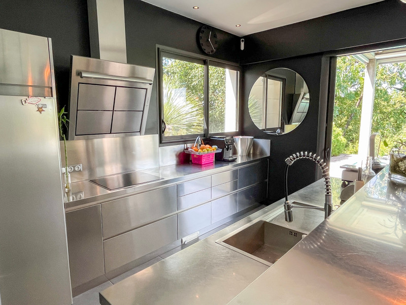 French property for sale in Angoulême, Charente - €695,000 - photo 5
