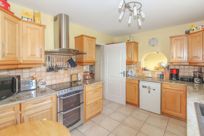 French property for sale in Le Tallud, Deux-Sèvres - €255,000 - photo 2