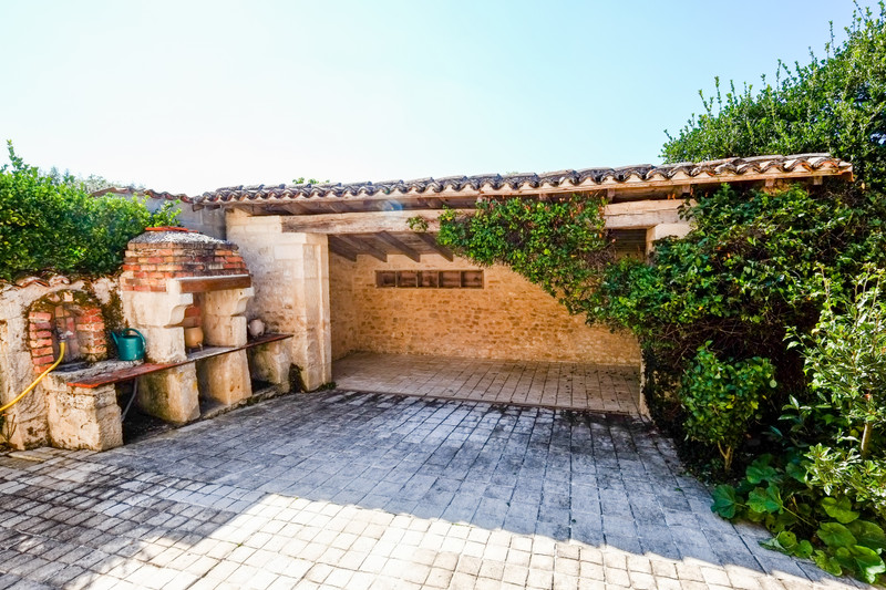 French property for sale in Saint-Martin-de-Juillers, Charente-Maritime - €350,000 - photo 2