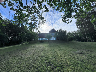 Maison à vendre à Sainte-Foy-la-Grande, Gironde, Aquitaine, avec Leggett Immobilier