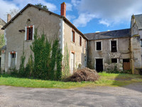 property to renovate for sale in Villeloin-CoulangéIndre-et-Loire Centre