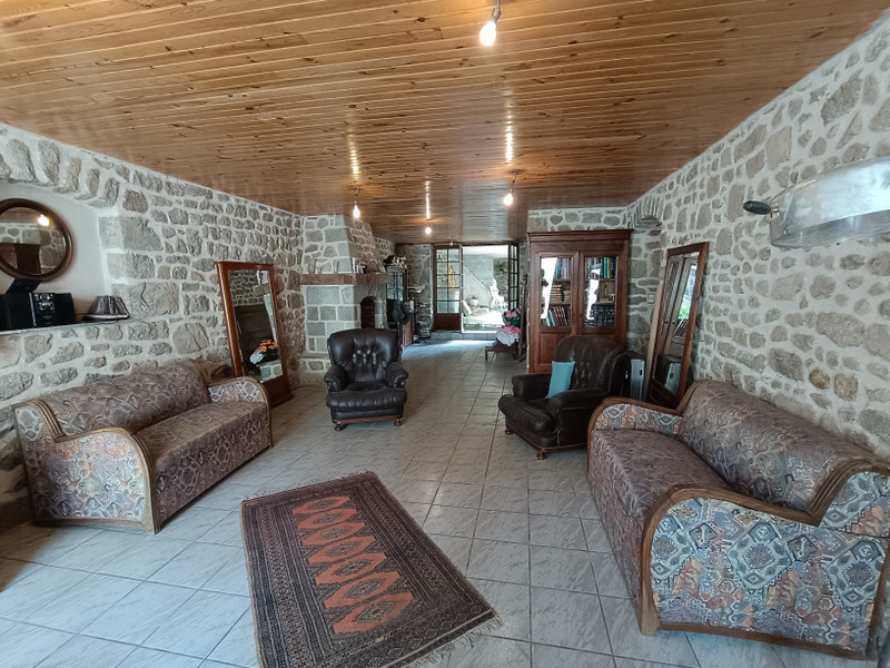 French property for sale in Aubusson, Creuse - €183,600 - photo 5