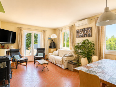 French property for sale in Taulignan, Drôme - €340,000 - photo 2