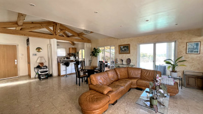 French property for sale in Villeneuve-lès-Avignon, Gard - €660,000 - photo 2