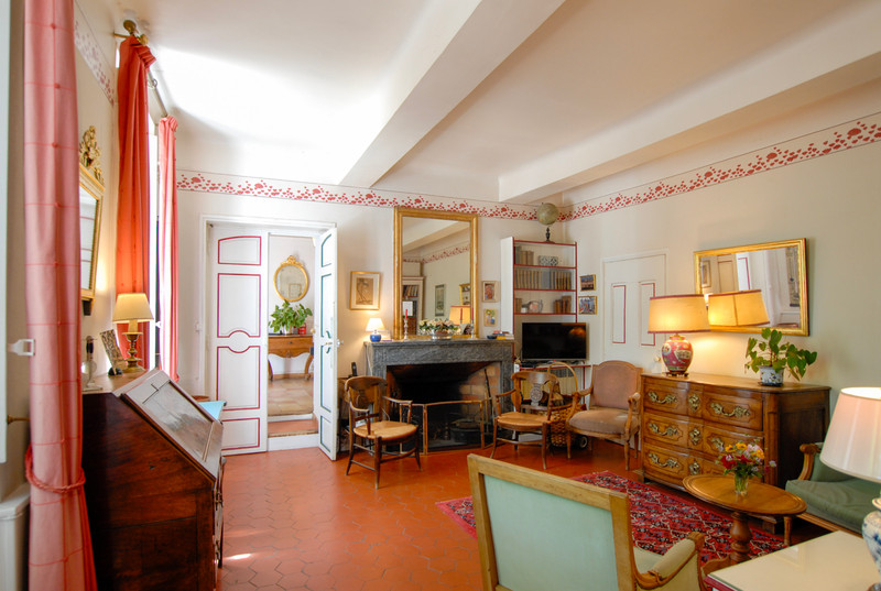 French property for sale in Saint-Maximin-la-Sainte-Baume, Var - €1,196,000 - photo 4