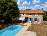 Propriété à vendre à Nanteuil-en-Vallée, Charente - 299 950 € - photo n°1