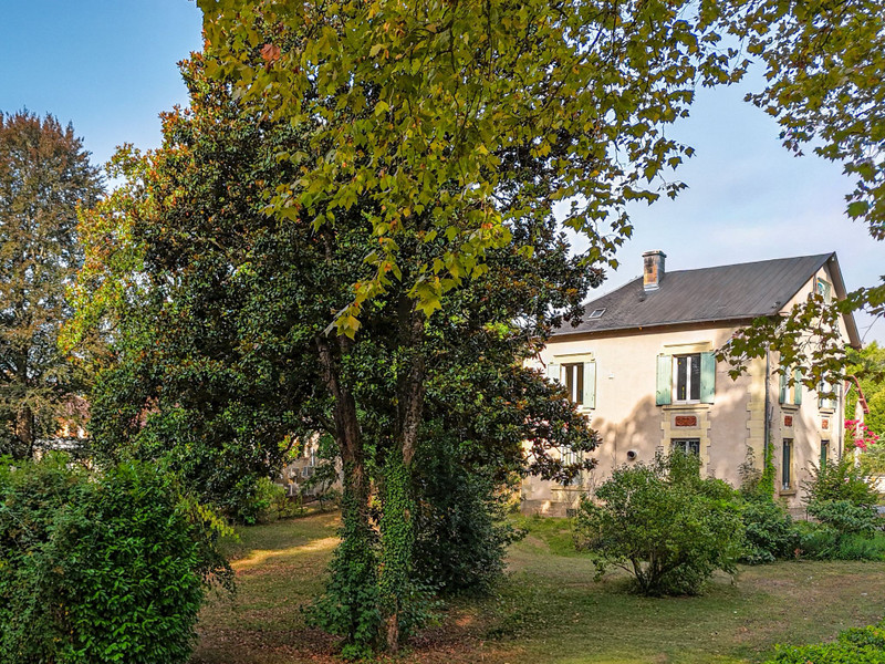 French property for sale in Hautefort, Dordogne - €194,500 - photo 1
