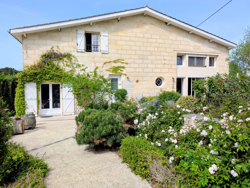 Propriété à vendre à Abzac, Gironde - 348 000 €
