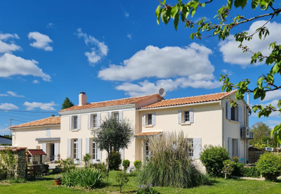 Maison à vendre à Sainte-Même, Charente-Maritime, Poitou-Charentes, avec Leggett Immobilier