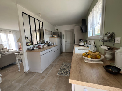 French property for sale in Arvert, Charente-Maritime - €328,600 - photo 2