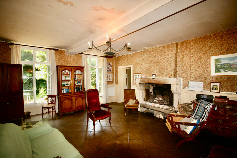 French property for sale in Orgedeuil, Charente - €351,000 - photo 2