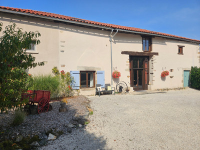 Maison à vendre à Pageas, Haute-Vienne, Limousin, avec Leggett Immobilier