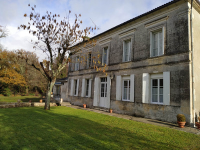 French property for sale in Montguyon, Charente-Maritime - €399,500 - photo 1