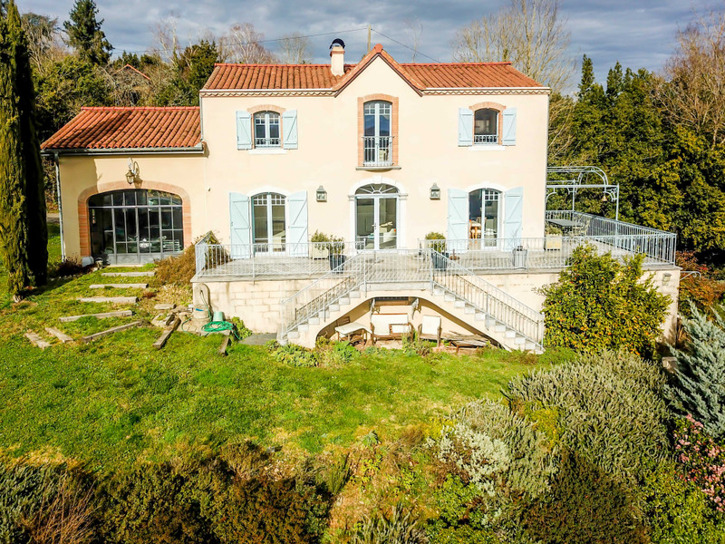 Maison à vendre à Vic-en-Bigorre, Hautes-Pyrénées - 380.400 € - photo 1