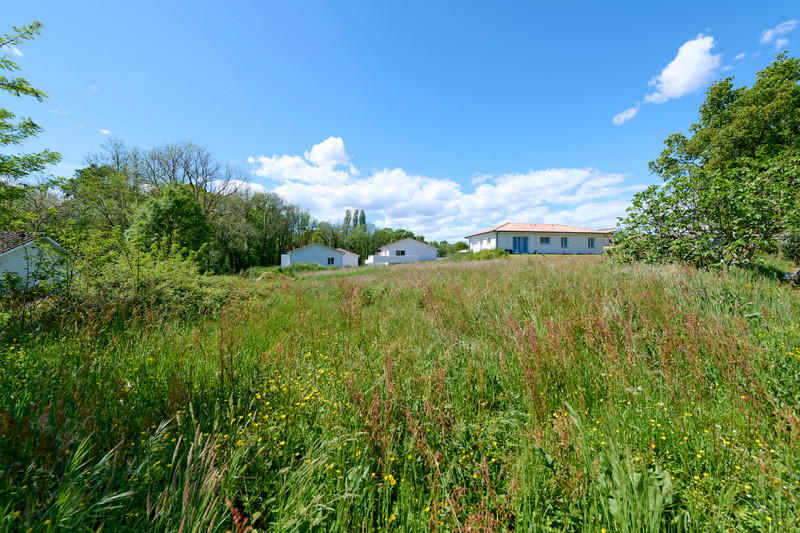 French property for sale in Pouillon, Landes - €115,000 - photo 2