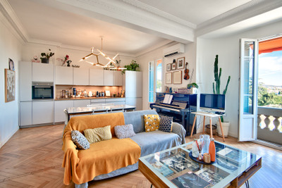 French property for sale in Nice, Alpes-Maritimes - €640,000 - photo 1