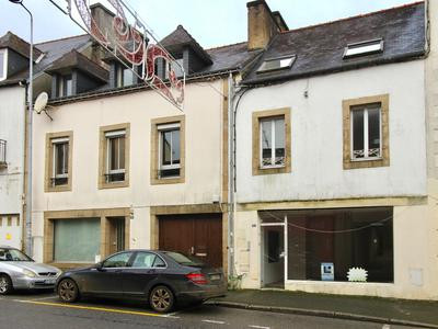 Maison à vendre à Carhaix-Plouguer, Finistère, Bretagne, avec Leggett Immobilier
