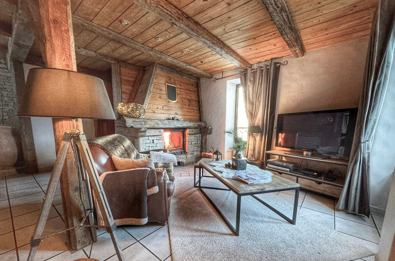 Ski property for sale in Courchevel Le Praz - €1,999,000 - photo 3