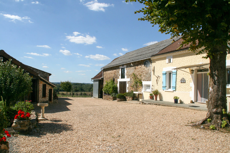 French property for sale in Chalais, Dordogne - €339,200 - photo 1