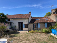 Maison à vendre à Adriers, Vienne - 220.000 € - photo 10