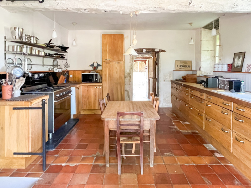 French property for sale in Verteillac, Dordogne - €599,000 - photo 4