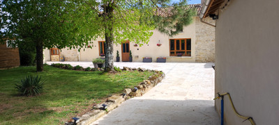 French property for sale in Sauzé-Vaussais, Deux-Sèvres - €267,500 - photo 2