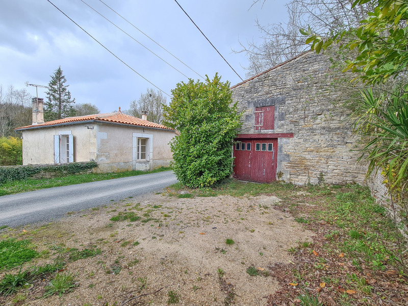 French property for sale in Cellettes, Charente - &#8364;125,350 - photo 9