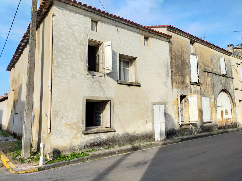 French property for sale in Vibrac, Charente - €66,600 - photo 6